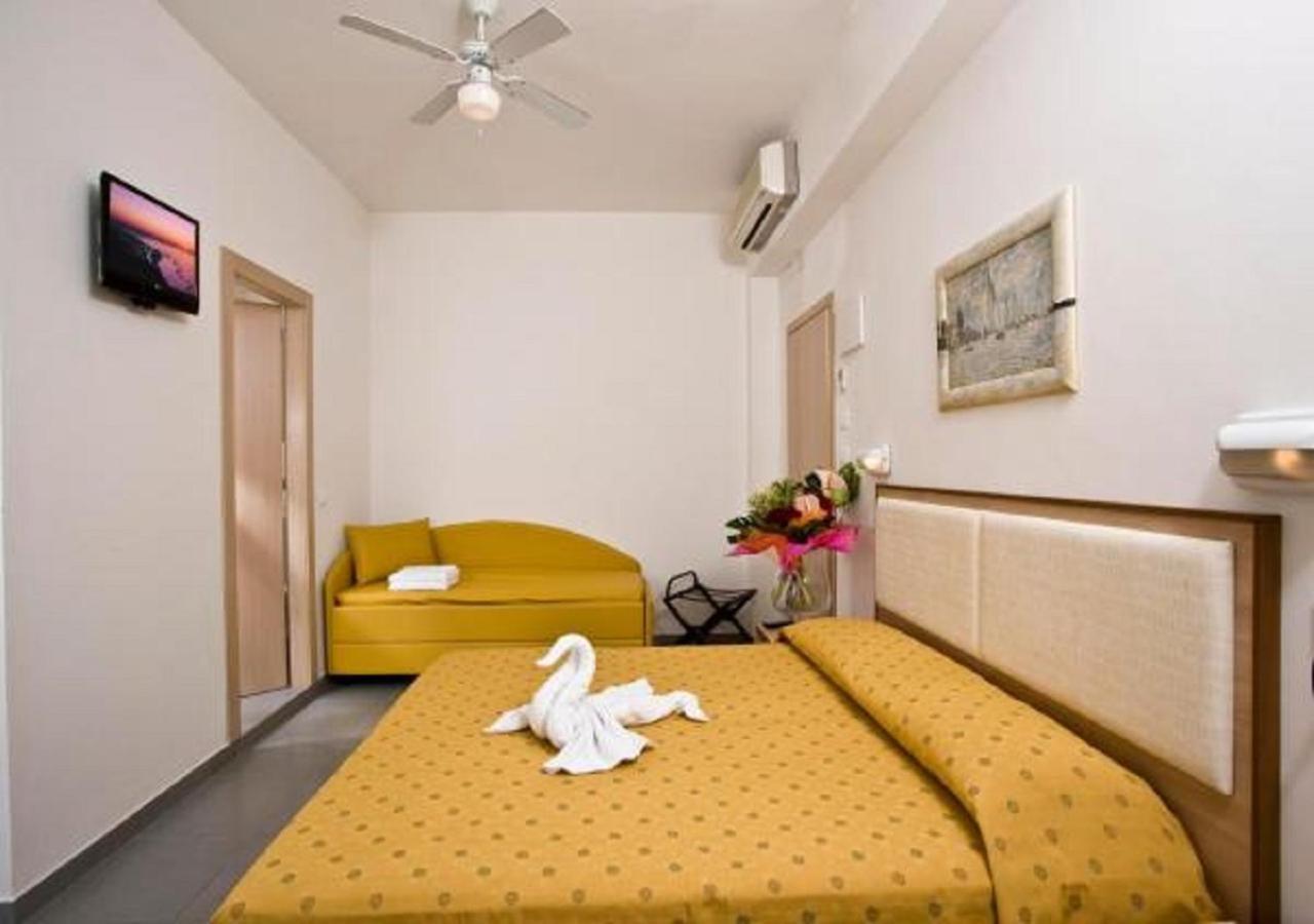 Hotel Nautilus Cattolica Zimmer foto