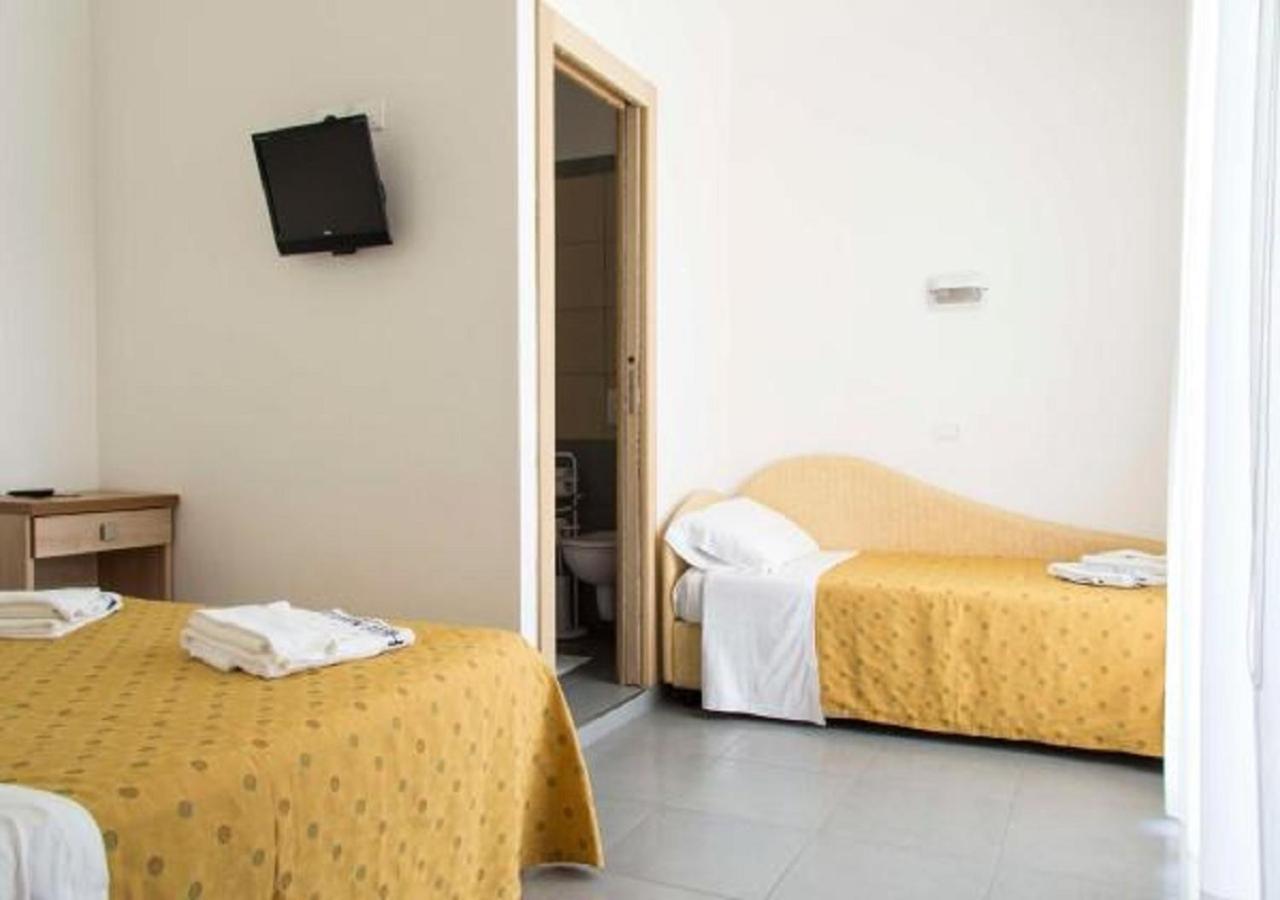 Hotel Nautilus Cattolica Zimmer foto