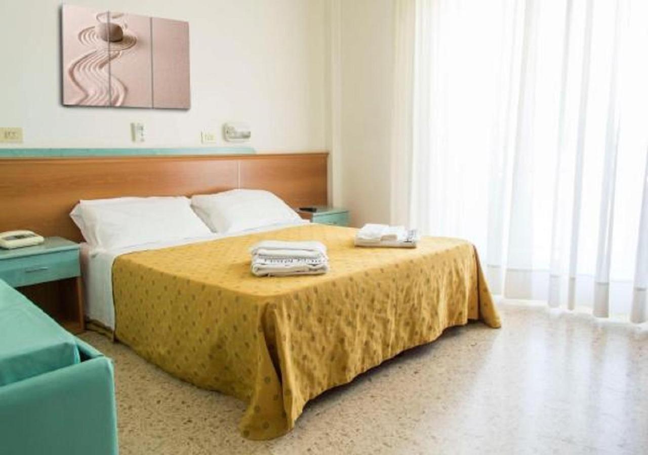 Hotel Nautilus Cattolica Exterior foto