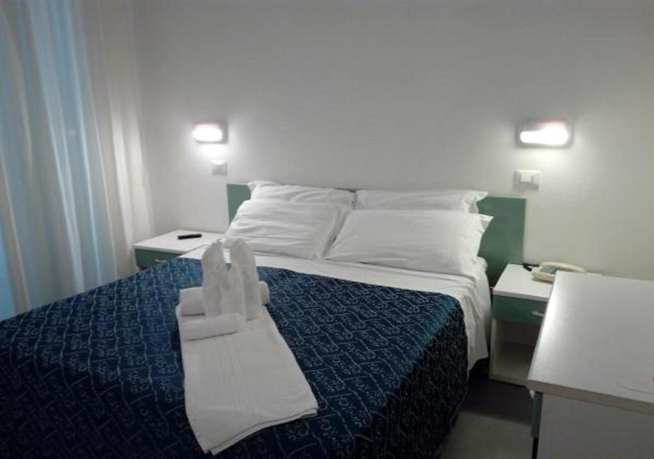 Hotel Nautilus Cattolica Exterior foto