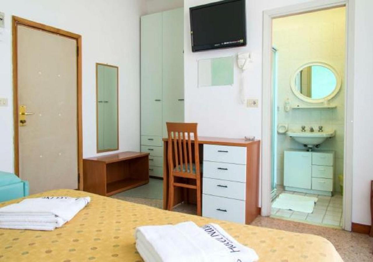 Hotel Nautilus Cattolica Zimmer foto