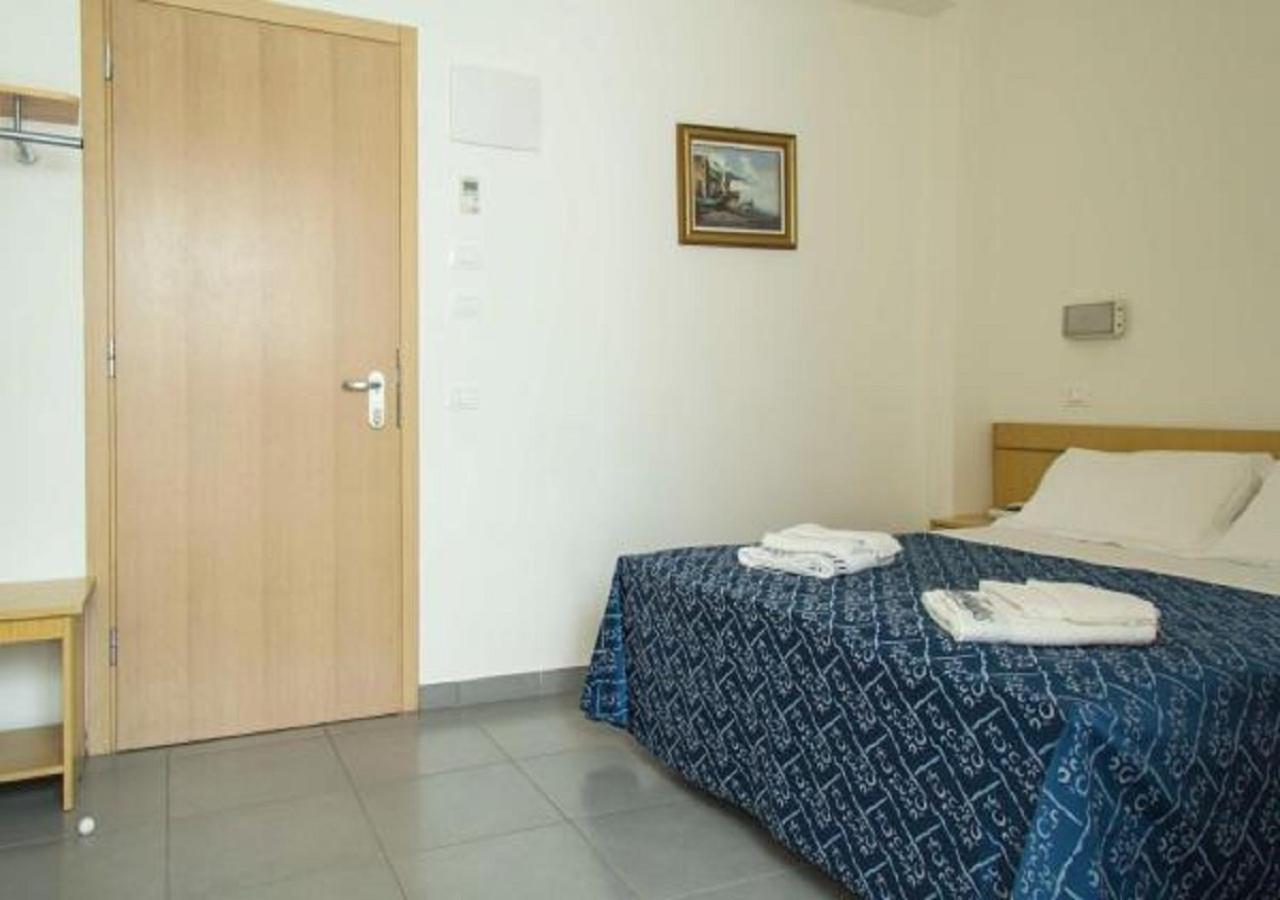 Hotel Nautilus Cattolica Zimmer foto