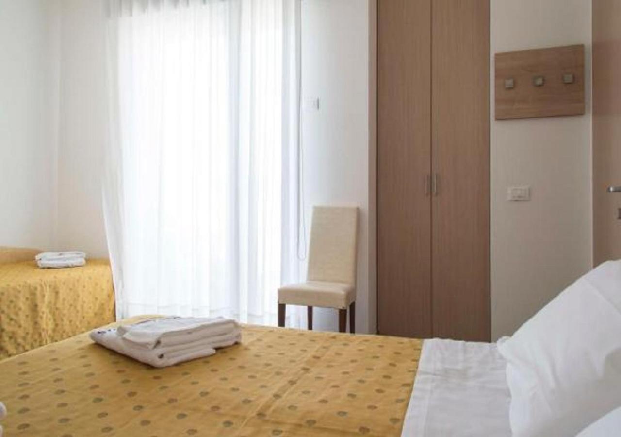 Hotel Nautilus Cattolica Zimmer foto