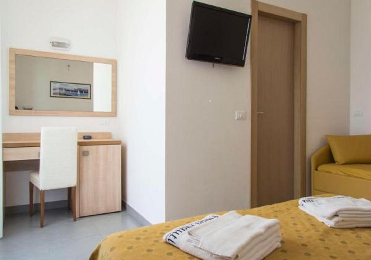 Hotel Nautilus Cattolica Zimmer foto
